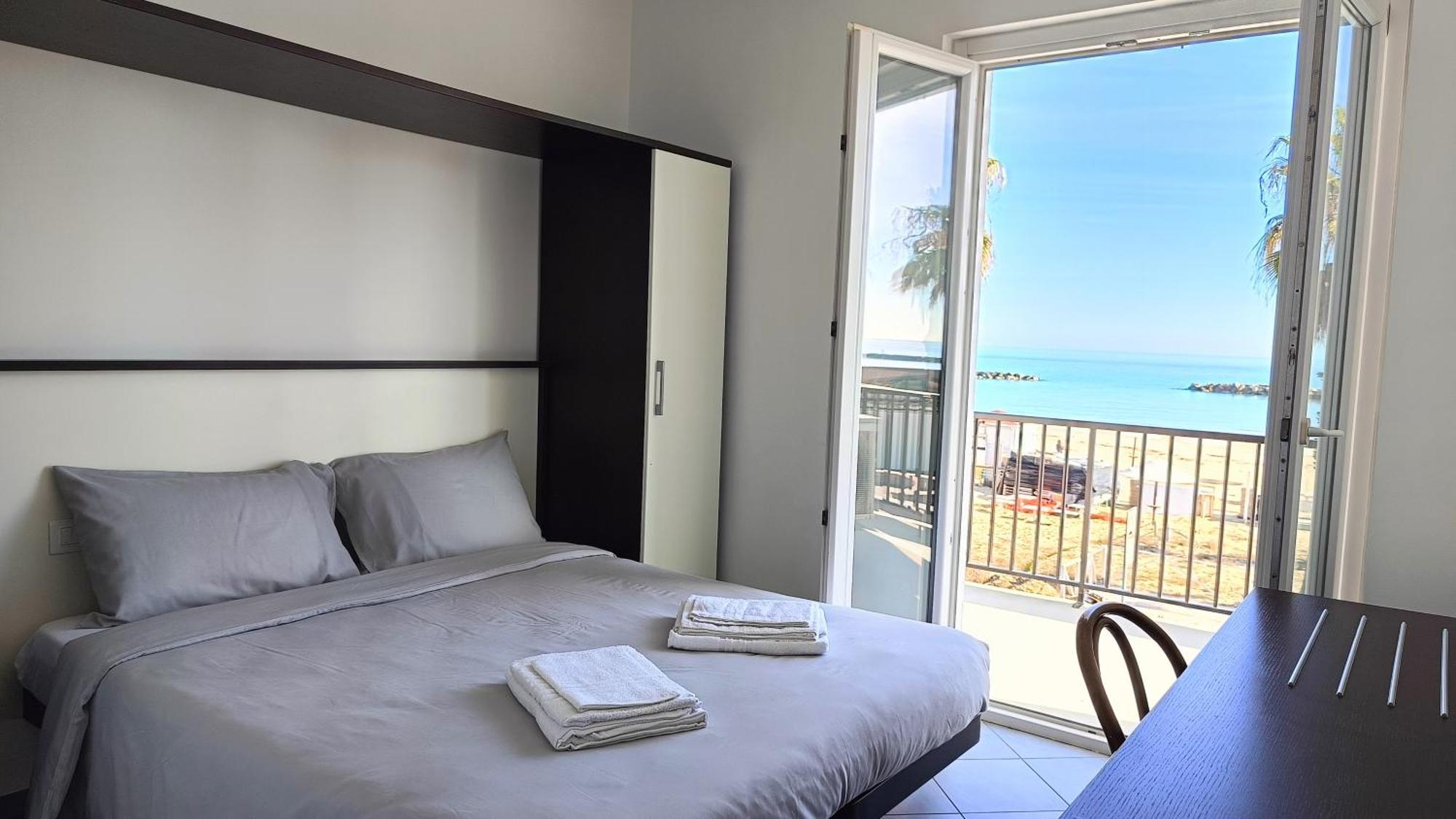 Lido Rooms & Apartments ลิโดดิแฟร์โม ภายนอก รูปภาพ